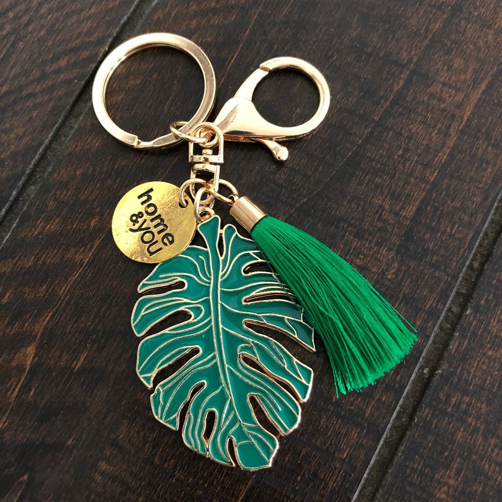 Emery Rose Palm leaf and tassel keychain